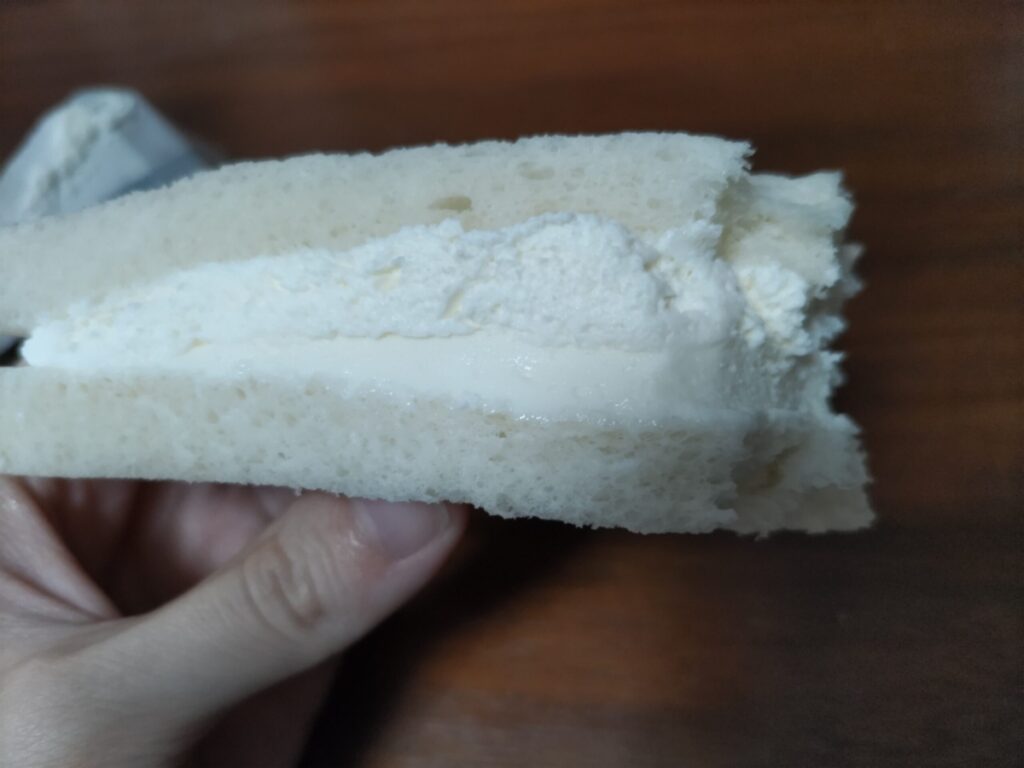 ローソン　ミルク　コラボ　サンドイッチ　2種のチーズケーキ×ホイップクリーム