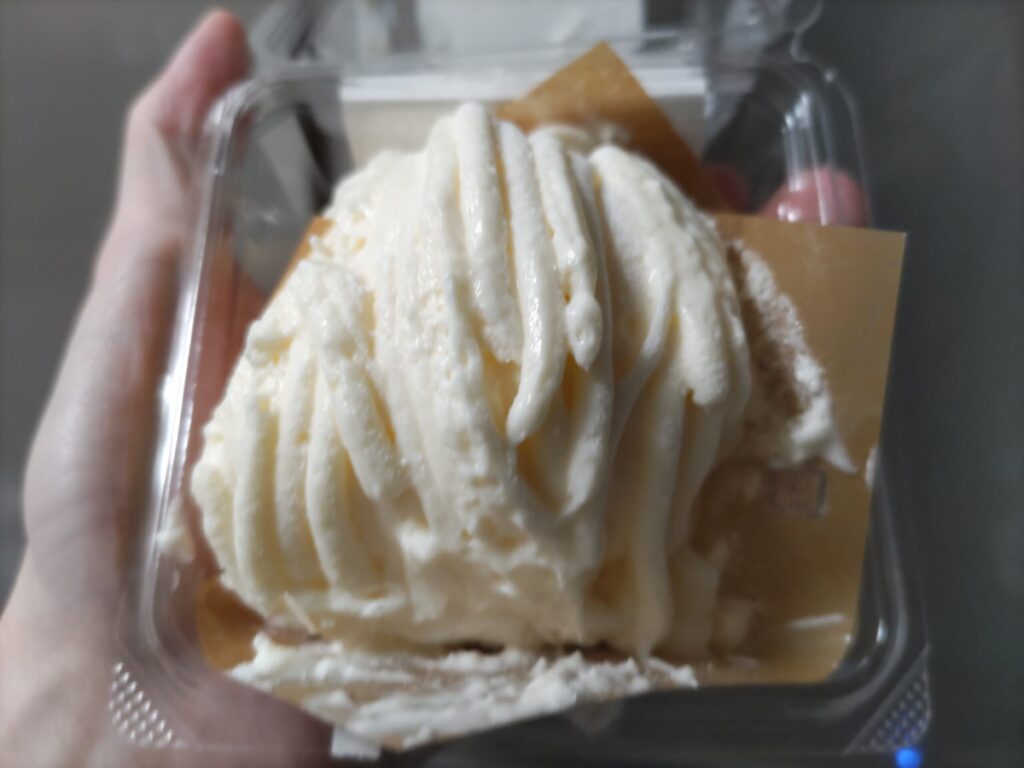 ローソン　ミルク　コラボ　MILKモンブランケーキみるく＆バター